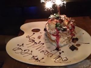 サプライズケーキの画像