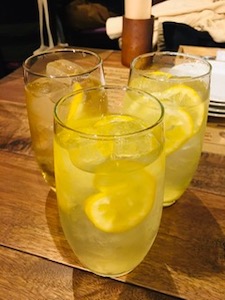 自家製レモネードの画像