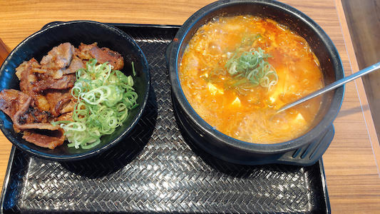 スンドゥブの画像